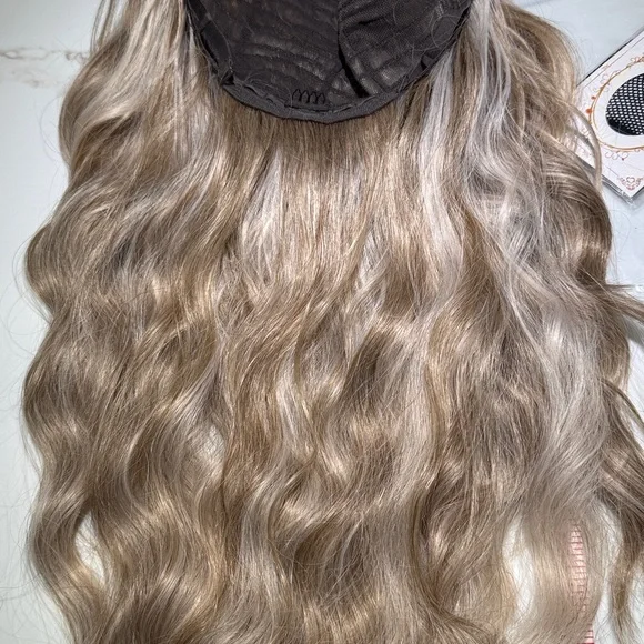 HAIR, 25” Long Wavy Layers, Center Part Bangs Ombre Med Brown/Blonde - Picture 10 of 16